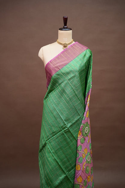 Premium Hand-Painted Tussar Silk Saree – Emerald Green with Lavender Pink Floral Pallu