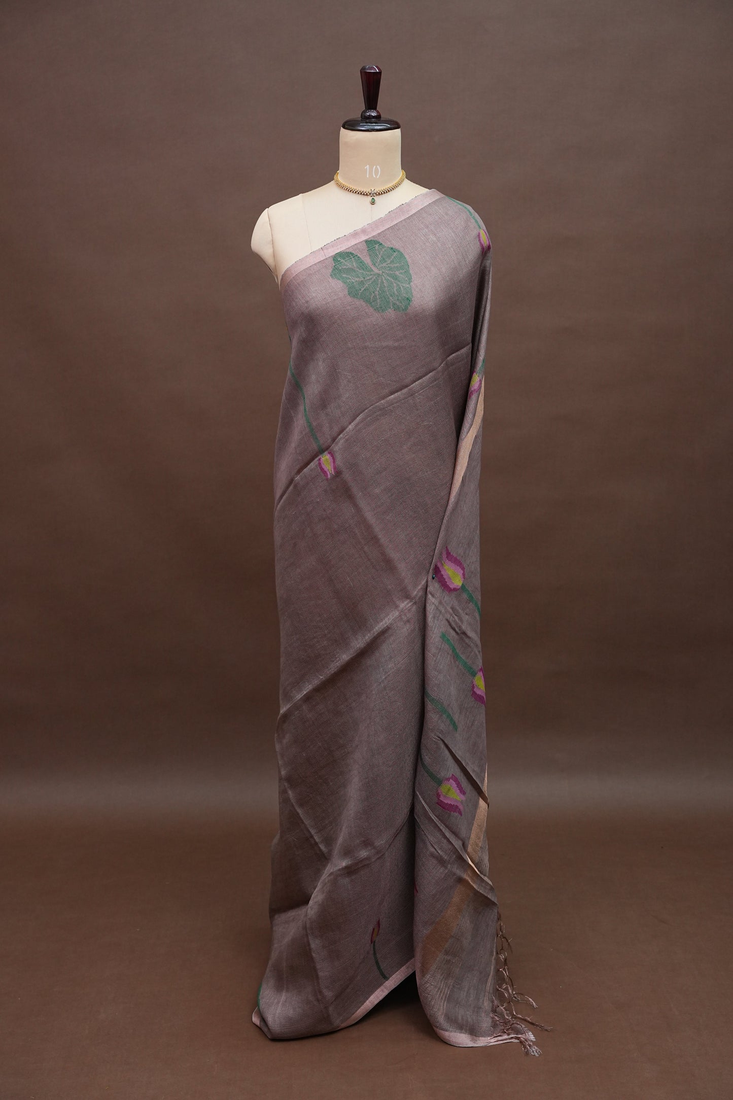 Pure Silk Linen Tissue Handwoven Jamdani Saree – sand dune with Lotus Motifs