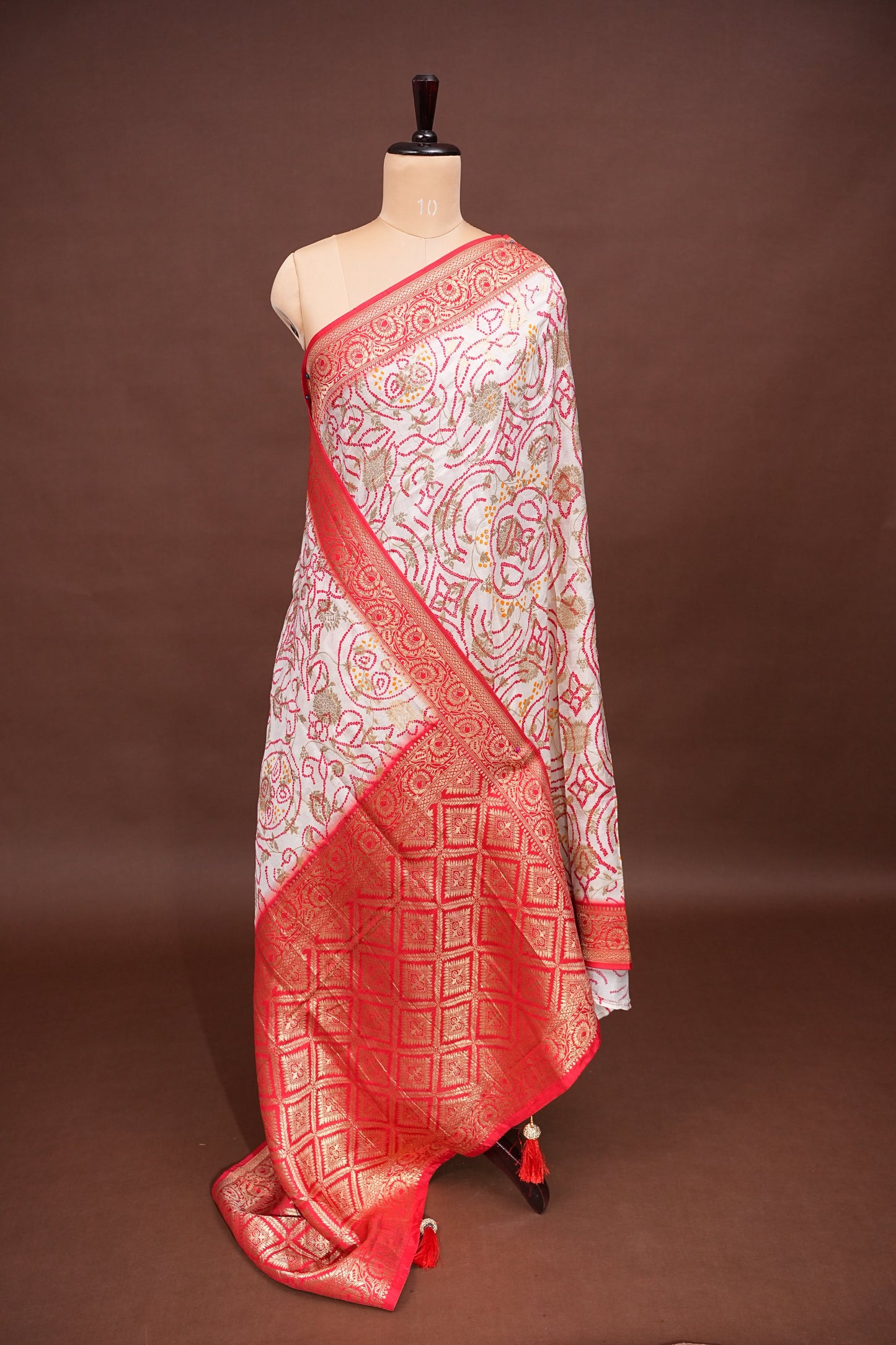 Kashmiri Pashmina Story Telling Banarasi Saree - White & Red